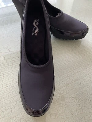 ❤️NEW CASSIC SOFT WALK BLACK PUMP HEEL PADDED CUSHION SLIP On SHOES 9M - Image 1 of 4