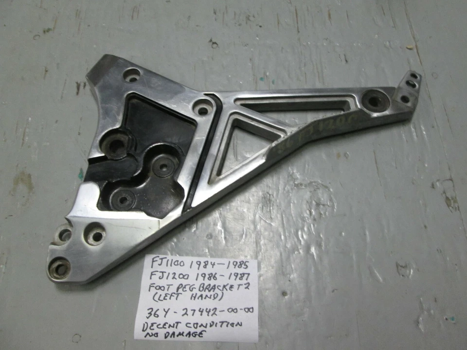  1984 - 1985 FJ1100 1986 1987 FJ1200 ЛЕВАЯ РУКА НОГИ КОЛЫШЕК КРОНШТЕЙН 36Y-27442-00-00 - Изображение 1 из 4