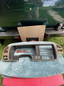 ✅95-99 Chevy/gmc Obs Tan” Oem! Cluster Trim Bezel With 4x4 Switch & Head Light - Picture 1 of 8