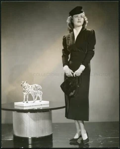 MARGARET LINDSAY Fashion Portrait - Original Vintage 1937 DWT Photo by WELBOURNE - Picture 1 of 2