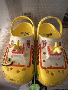 Zoccoli sottomarini Crocs The Beatles gialli scarpe slip-on uomo 5 donna 7 nuovi con etichette - Foto 1 di 10