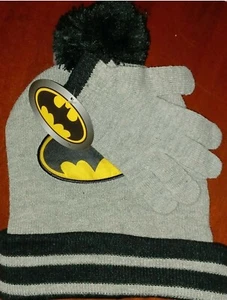 OFFICIAL BATMAN KIDS UNISEX POM HOODIE GRAY HAT & GLOVES GIFTS COLLECTABLE NEW - Picture 1 of 2