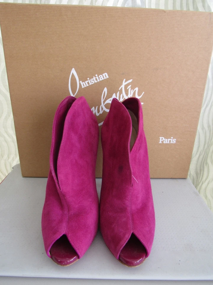 CHRISTIAN LOUBOUTIN Tacones de gamuza punta abierta Foto 1 de 4