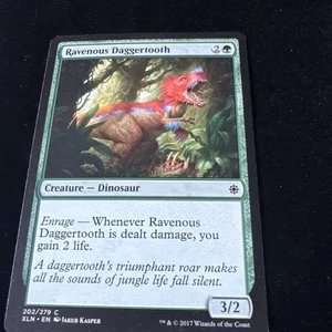 MTG Magic the Gathering Ravenous Daggertooth (202/317) Ixalan LP - Picture 1 of 3