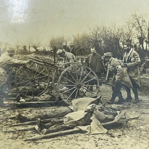 1918 Bois Francia Llegada de los Muertos al Cementerio Postmortem Primera Guerra Mundial Stereoview TG8-Z - Imagen 1 de 2
