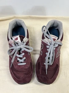 New Balance 574 Suede Burgundy Gray Women Size 8 Sneakers Cross Train - Picture 1 of 9