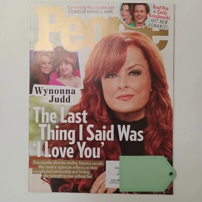 PEOPLE MAGAZINE WYNONNA AND NAOMI JUDD COVER - BRAD PITT - OCTOBER 17 2022 NEW - Image 1 of 2