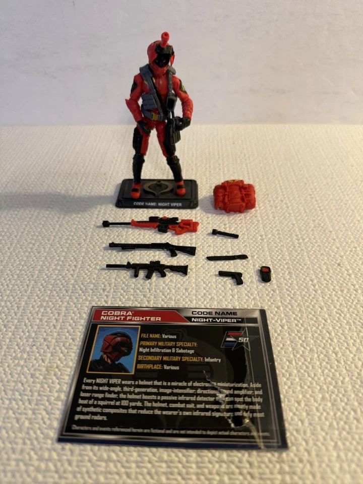 FIGURA DE ACCIÓN 50 ANIVERSARIO HASBRO G.I JOE COBRA NIGHT VIPER CON ACCESORIOS Foto 1 de 4