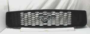2005-2009 FORD MUSTANG GRILL/GRILLE WITH RUNNING PONY EMBLEM - Picture 1 of 20