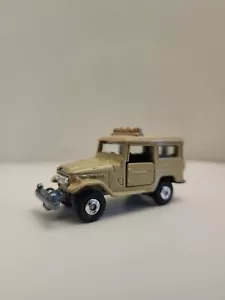 Tomica Land Cruiser No. 2 Beige Brown Top 1/60 Vintage Japan Tan *MINT* - Picture 1 of 8