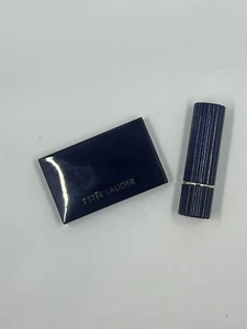ESTEE LAUDER Lipstick and eyeshadow. Lipstick:au Currant Eye shadow: Ivory/Taupe - Picture 1 of 6