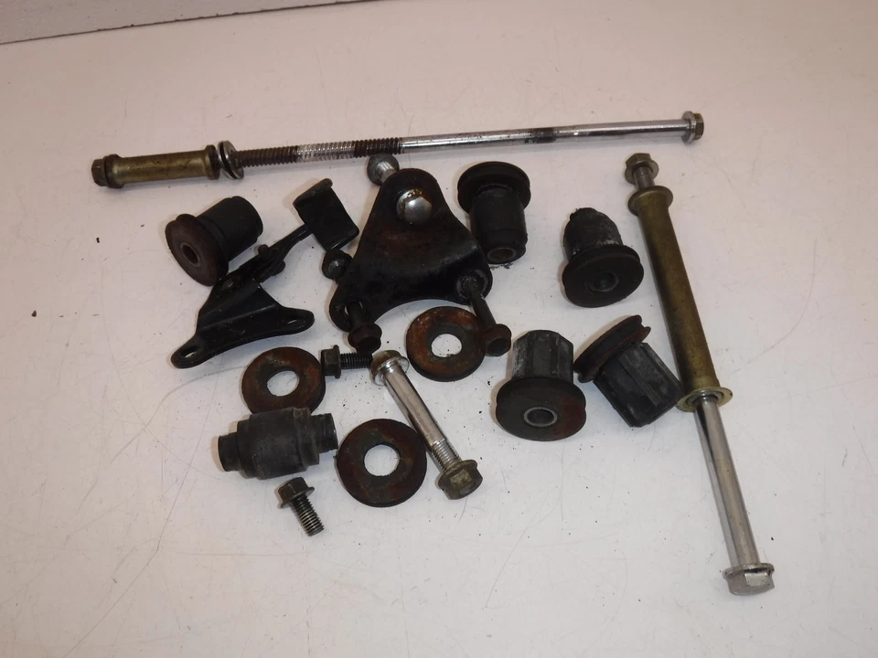 Honda Magna 700 1984 soporte de montaje del motor Foto 1 de 4