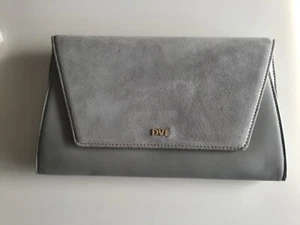 Diane Von Furstenberg Bolso de mano de mano de cuero gris / gamuza Uptown Envelope Clutch - NWT - Imagen 1 de 11