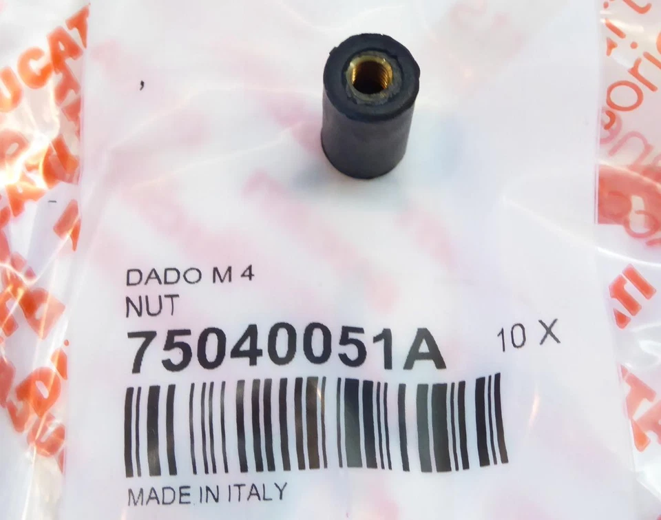 1994-1997 Ducati 748 916 airbox rubber nut mount access air filters 75040051A -C — 第 1/1 张图片