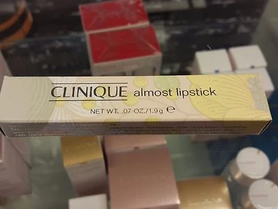 CLINIQUE ПОЧТИ ПОМАДА 1,9 G 17 ПОЧТИ СОЛНЕЧНЫЙ - Изображение 1 из 4