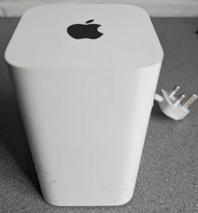 Apple AirPort Time Capsule 2TB A1470 5. Gen WiFi 80211ac Router funktionstüchtig - Bild 1 von 2