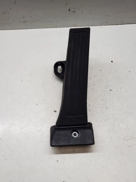 2016-2020, Kia Optima, Pedal Brake/Clutch, 2.4, FWD, Part Number: D4F05-AK000 - Image 1 of 4