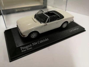 Minichamps 1/43 Peugeot 504 Cabriolet white alaska - Foto 1 di 4