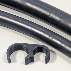 A/C Dual Line Black Separator for 1 #6 & 1 #10 AC Hose with S/S Hardware - Foto 1 di 7