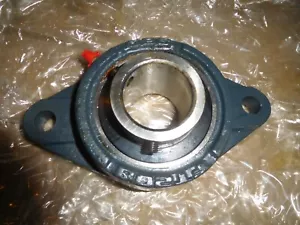 1-1/2" Bore 2-Bolt Flange Mounted Bearing with Set Screw - Picture 1 of 5