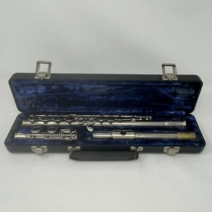Armstrong Model 104 Flute with Case - Picture 1 of 3