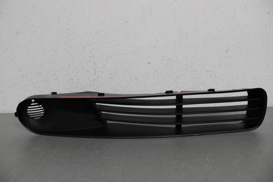 2005 2009 PONTIAC G6 RIGHT SIDE FRONT BUMPER COVER GRILLE - Image 1 of 4