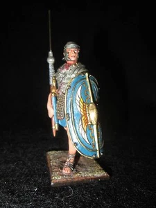 St. Petersburg. Bernstein Studio. Römer im blauen Marsch mit Pilum & Schild. 54mm. - Bild 1 von 4
