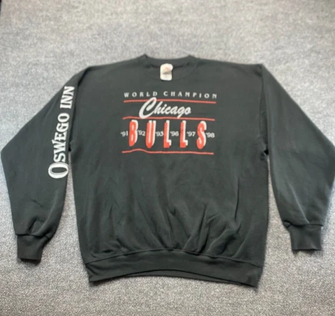 Vintage Chicago Bulls Sweater Mens XL Crewneck Black Red 90s Cover