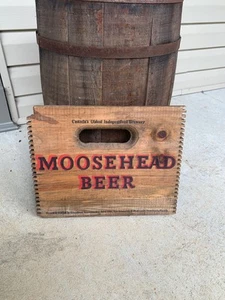 Vintage Moosehead Beer Wooden Dovetail Joint Crate End Piece - Picture 1 of 8