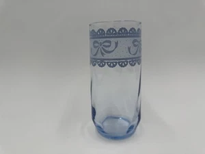 Vintage blauer Glasbecher mit Schleife Spitzenmuster - Retro Mid Century Barware - Bild 1 von 15