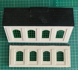 Model Train Railway Engine Shed 00 Gauge Housing Building Miniature 1.76 Scale - Picture 1 of 6