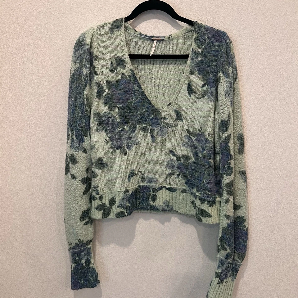 Suéter Free People Cama de Rosas Cuello en V Verde Azul Floral Talla S Boho Escuela Cómodo Foto 1 de 4