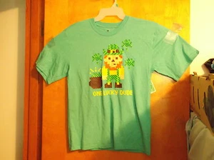 T-SHIRT NEUF GARÇON ONE LUCKY DUDE VERT BRUYÈRE MANCHES COURTES - Photo 1/3