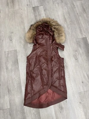 CHALECO HELMUT LANG MARRÓN ROJIZO CON CAPUCHA RIBETE MAPACHE CREMALLERA TALLA PETITE Foto 1 de 4