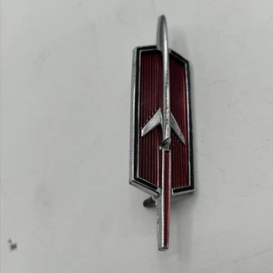 69 70 OLDSMOBILE RALLY 350 F85 CUTLAS SUPREME HOOD COHETE EMBLEMA 7580150 - Imagen 1 de 2