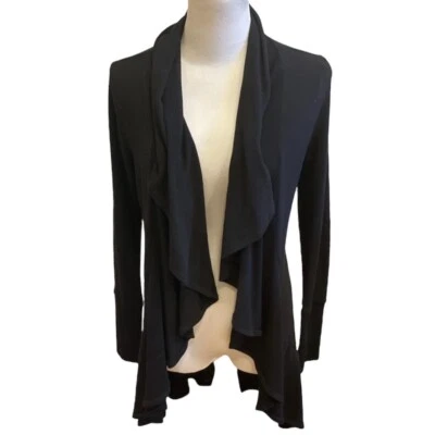 Cárdigan Ya Los Angeles Cascada Negro Volantes L Neutro Frente Abierto Foto 1 de 4
