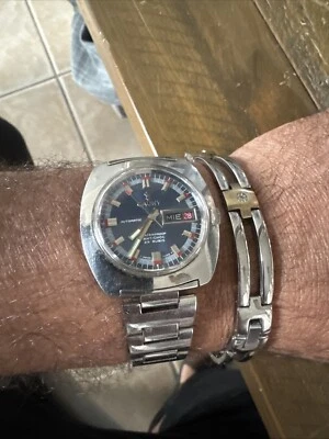 Reloj Cauny Prima esfera azul fecha Cauny suizo Foto 1 de 4