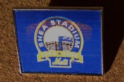 2008 NY New York Mets Shea Stadium Goodbye pin lenticular / two views MLB c45958 - Image 1 of 4