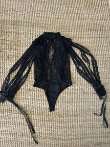 FASHION NOVA Black Lace Bodysuit with PEEKABOO SLEEVES AND Ribbon Details SIZE L - Picture 1 of 6