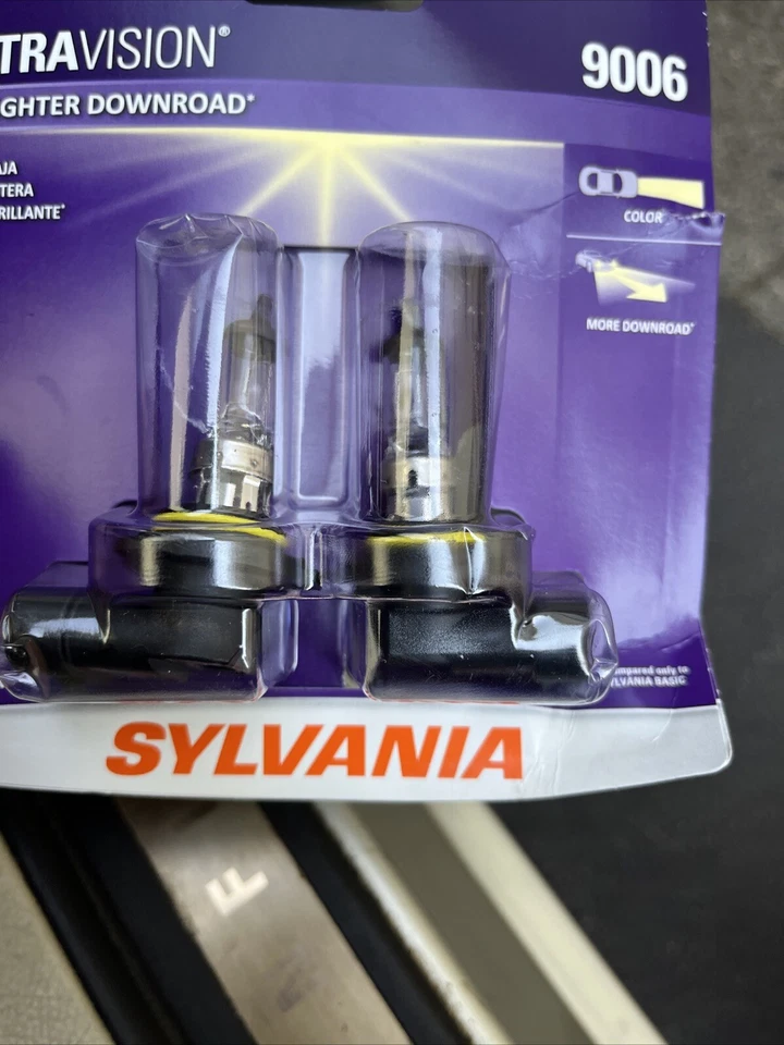 Sylvania Xtravision 9006 Headlight/fog Lights - Image 1 of 2