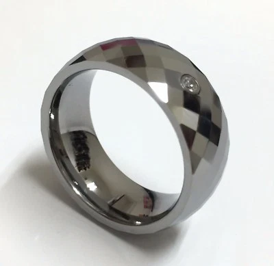 Alianza y anillo de boda de 8 mm de carburo de tungsteno plateado circonita cúbica corte facetado ajuste cómodo para hombre Foto 1 de 4