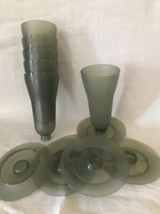 JUEGO VINTAGE DE 6 PLATOS/FLAUTAS TUPPERWARE HELADO HELADO POSTRE GRISES - Imagen 1 de 3