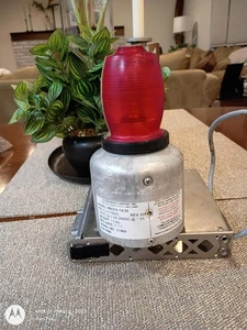 Whelen HRCFA-14/28 Strobe Beacon 14/28V 01-0770029-31  TESTED - Picture 1 of 3