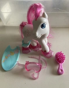 My Little Pony 2002 Star Swirl White W/Two Tone Pink Glitter Hair W/Accessories - Picture 1 of 6