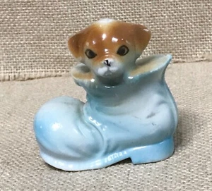 Vintage süßer Welpe Hund im blauen Stiefel Figur 1970 Kitsch Cottage Core Coastal - Bild 1 von 7