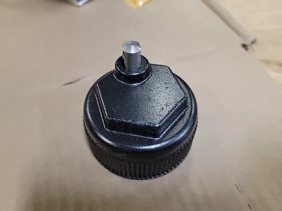 PLUG FOR NEW HOLLAND FI5S 31 MODELS. Part # 79093835 CAP - Image 1 of 3