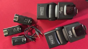 Altura photo: Two flash guns and a set of flash triggers Fits Canon. - Picture 1 of 5