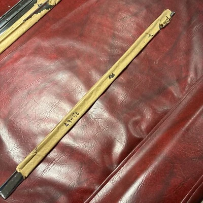 Ford Custom Deluxe 1949-1950 4 puertas puerta trasera derecha moldura de carrocería inferior Foto 1 de 4