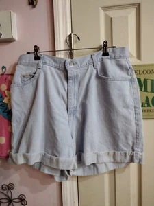 Riders Women's size 10 High Rise Denim Jean Shorts Light Wash Cuffed 4" - Picture 1 of 9