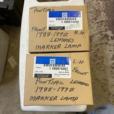 (Par) Par de luces marcadoras delanteras Pontiac Lemans 1988-1992 G.M. #5974267 y #5974268 Foto 1 de 4